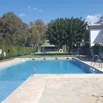 Casa de Férias Precioso A Pie De Playa En La Nueva Milla De Oro Entre Y Marbella Estepona